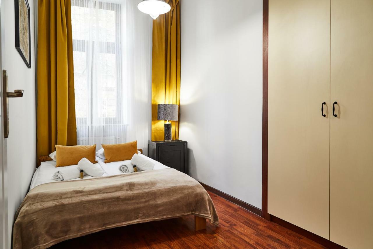 Patterned Apartment Zyblikiewicza Street كراكوفيا المظهر الخارجي الصورة